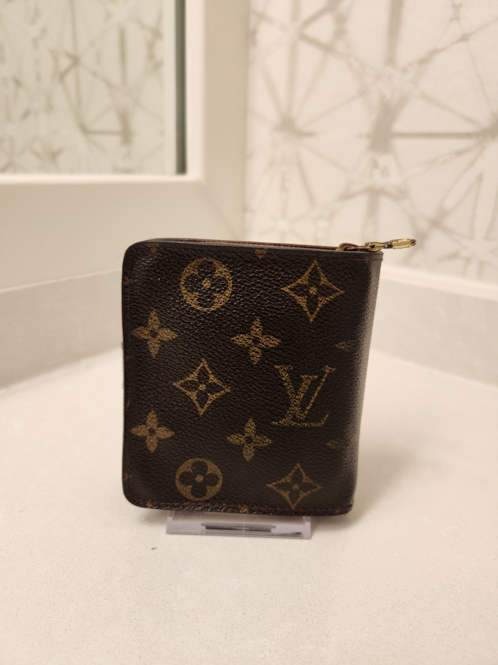 Louis Vuitton Monogram Canvas Zip Compact Wallet - Picture 2 of 13